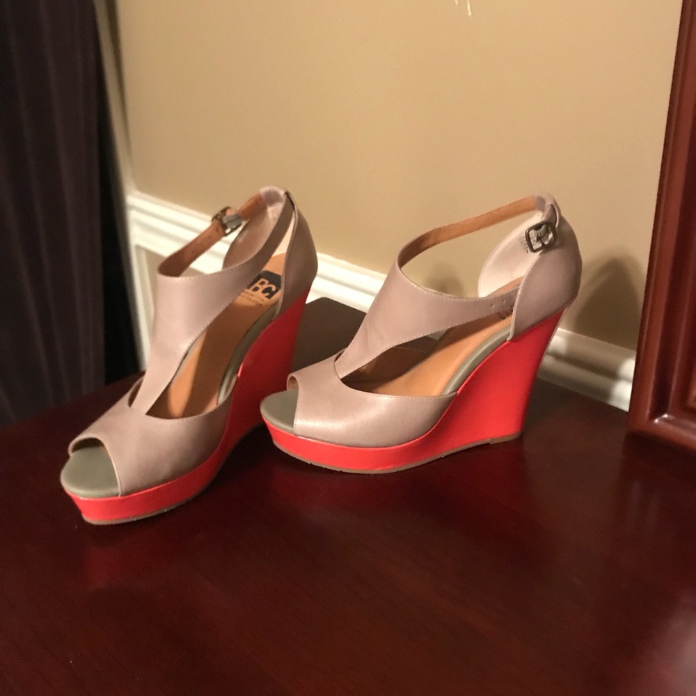 Cute summer Heels 7 1/2 like new